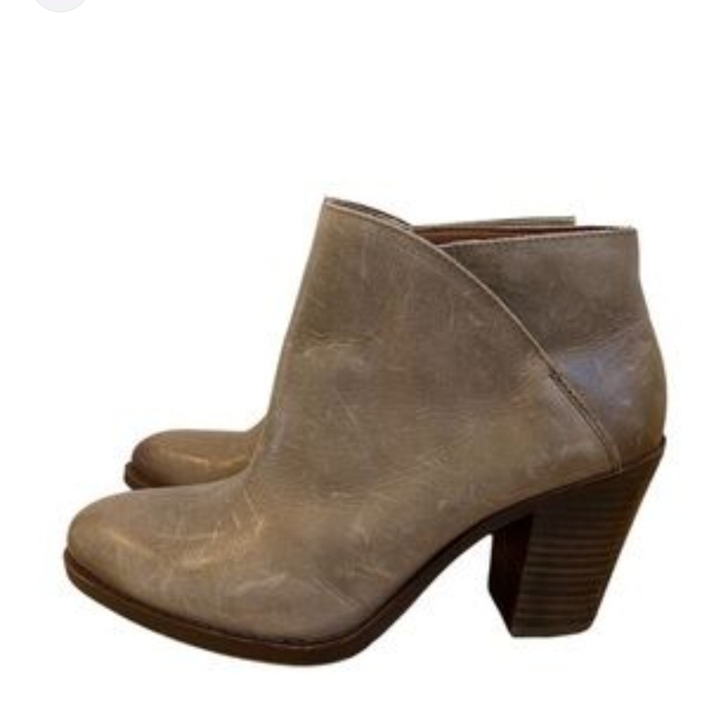 Lucky Brand leather Bootie size 8.5